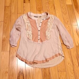 Womens medium gimmicks top
